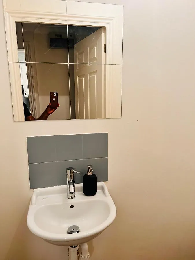 42I Premium Rooms London Exactly Like The Photos 0*,  United Kingdom