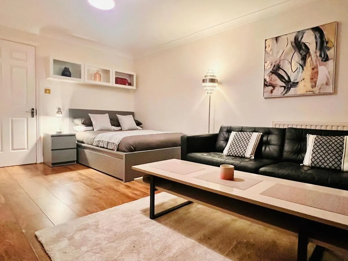 42I Premium Rooms London Exactly Like The Photos 0*,